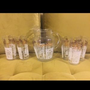 Pyrex vintage pitcher and tumblers